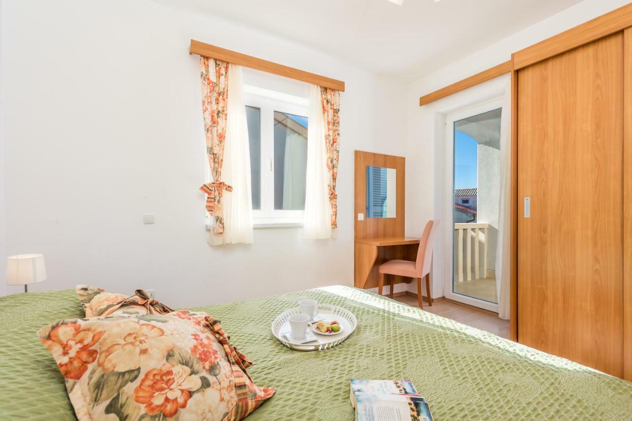Villas Rab Banjol Екстер'єр фото